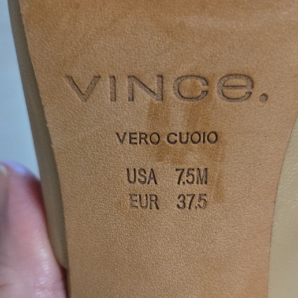 Vince Women's Beige Leather Heels For Office Or Any Ocassion Size 7.5 - Picture 3 of 8
